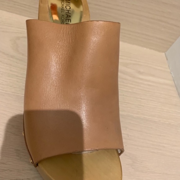 NWOT Michael Kors Heels - Picture 5 of 6